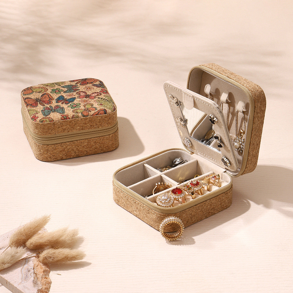 Vintage Travel Jewelry Box with Mirror Portable